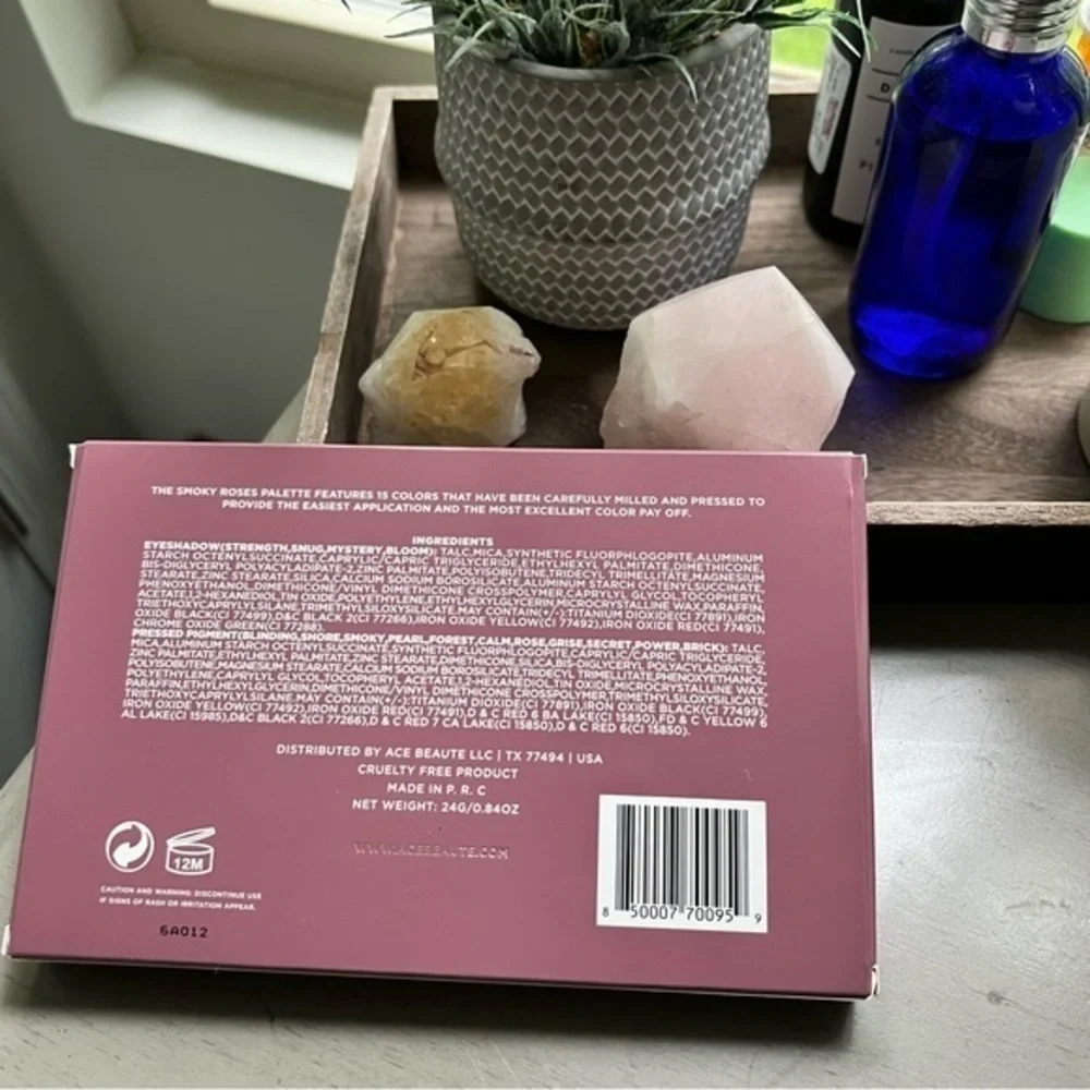 Ace Beaute SMOKY ROSES PALETTE (LIMITED EDITION)